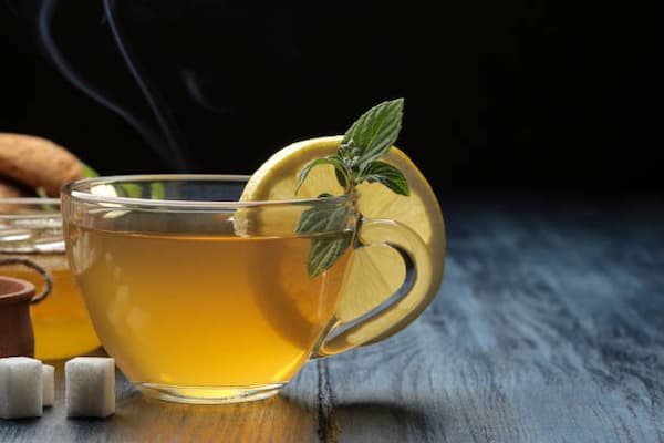 Benefit of green tea with lemon