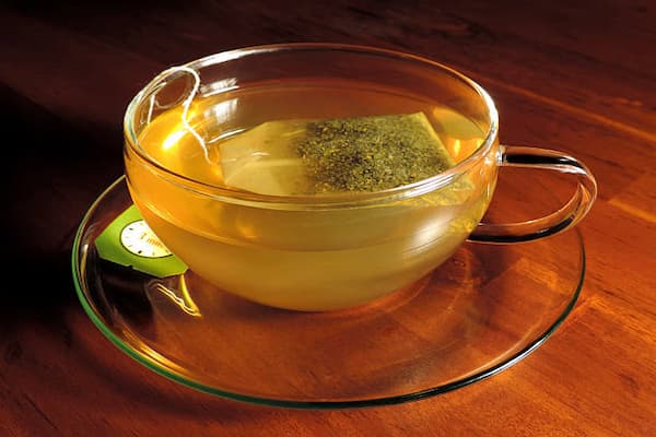 How to make green tea with lemon 