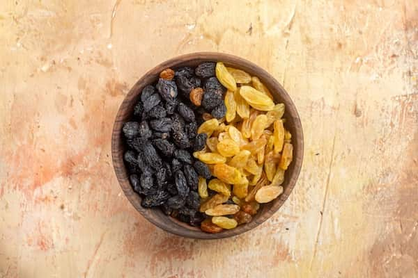 type of raisin and benefits