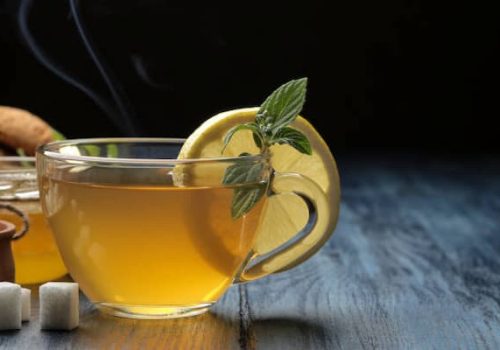 Benefit of green tea with lemon